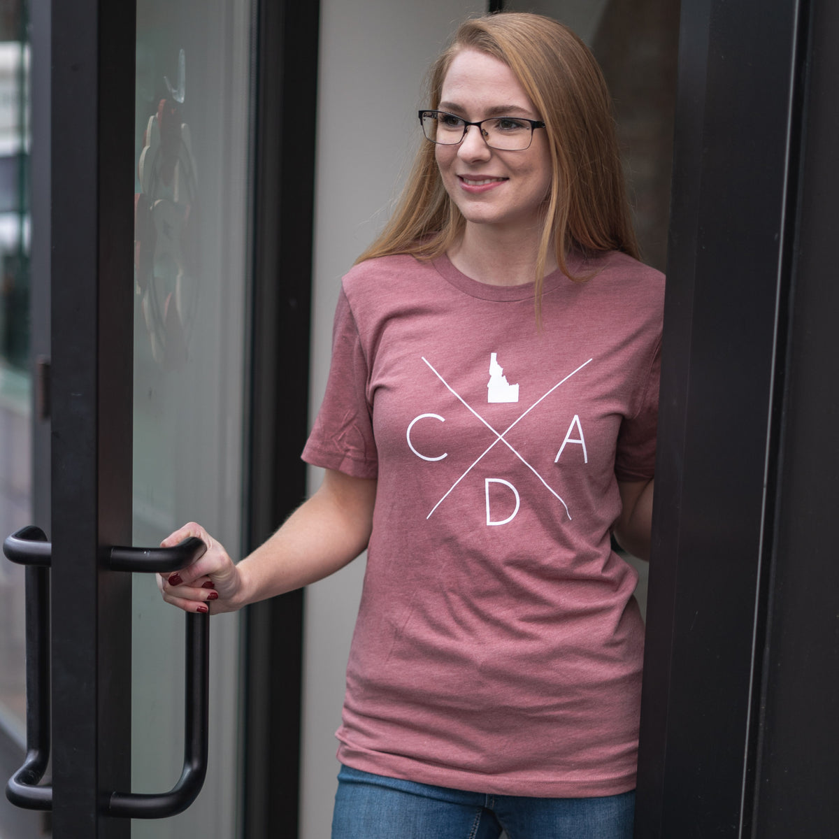Mauve Heather Logo Tee – CDA IDAHO Clothing Company