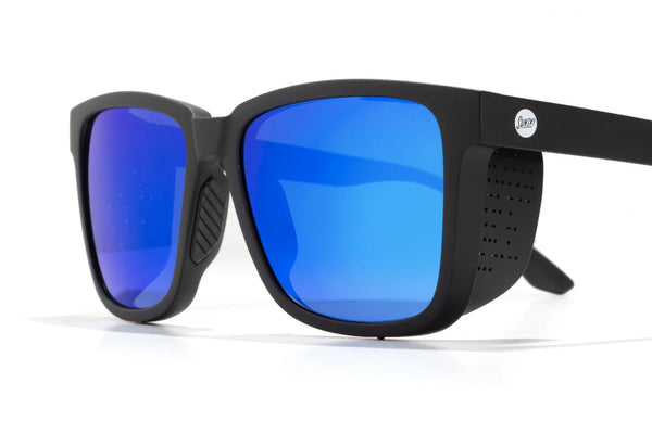 Couloir - black blue