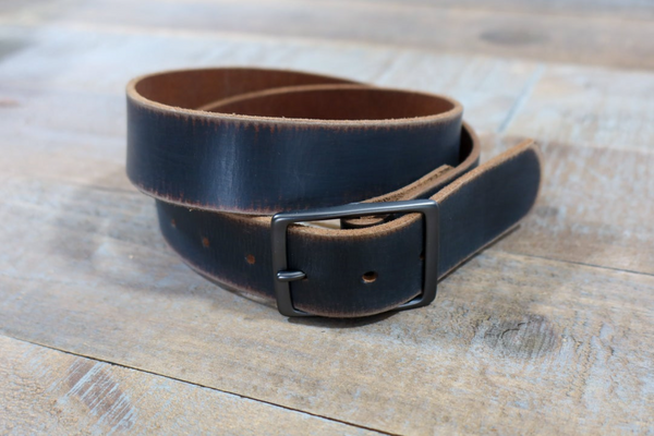 DISTRESSED BLACK LEATHER BELT