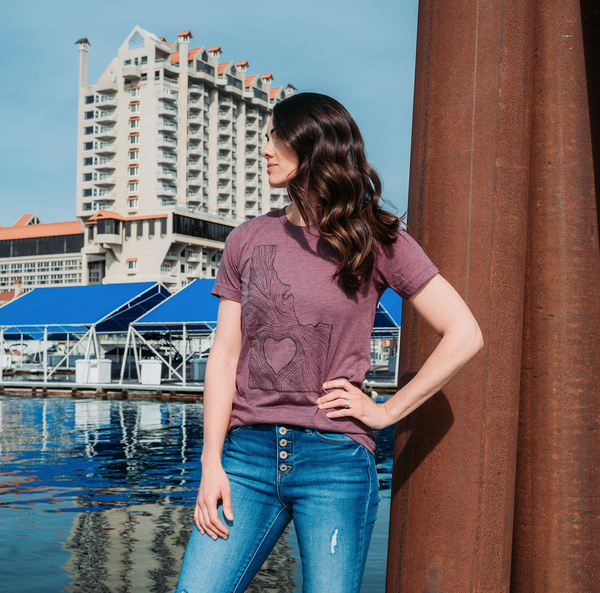 Idaho Wood Grain Maroon Tee